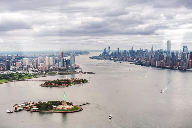 The Manhattan Helicopter Tour of New York - Midtown From the Sky, Including Empire State, New York Times, and Chrysler