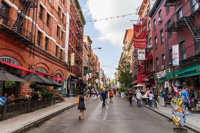 True Crime NYC: Mafia Walk w/Ret. NYPD Detective and Local Food - Retired NYPD on mob streets, and why that changes the whole tour