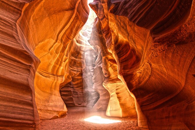 Upper Antelope Canyon Tour-AACT - Check-in to canyon entrance: how the tour keeps things moving