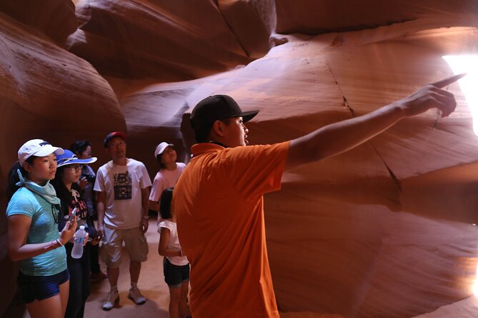 Upper Antelope Canyon Tour-AACT - What the guides do well: photo coaching that actually helps