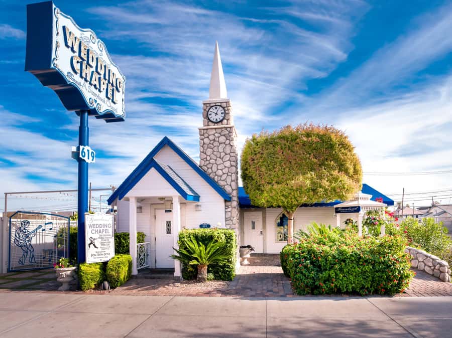 Vegas: Elvis-Themed Graceland Chapel Wedding or Vow Renewal - Who should book this Elvis chapel wedding or vow renewal