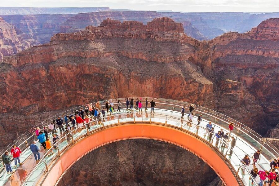 Vegas: Grand Canyon, Hoover Dam, Lunch/Skywalk Options, WiFi - The luxury coach, the WiFi, and the quick photo stops that break up the drive