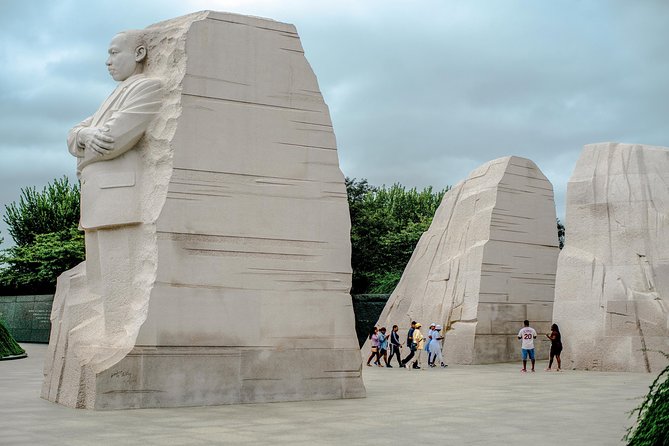 VIP Best of DC with US Capitol + National Archives Reserved Entry - The Capitol Hill morning: short walk, big impact
