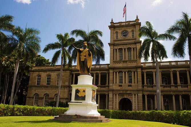 Waikiki Trolley Red Line Heroes & Legends Hop-on Hop-off Tour - On-board stories: the difference good narration makes
