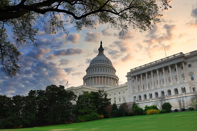 Washington DC Day Tour from New York City - National Mall reflecting pool and why that little stop matters