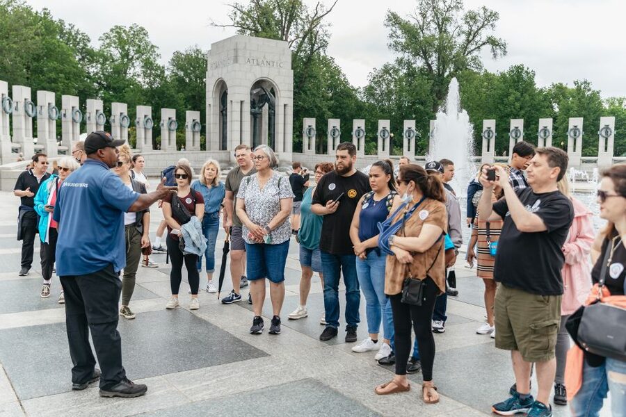 Washington, DC: Full-Day Tour with a Scenic River Cruise - WWII, Iwo Jima, Vietnam, and Lincoln Memorial Stops That Hit Emotion and Meaning