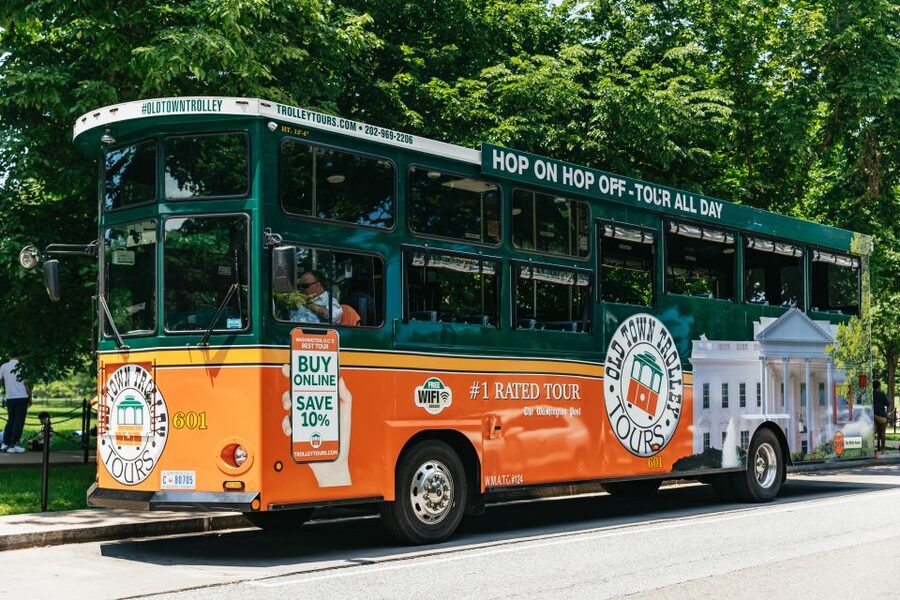 Washington, DC: Hop-On Hop-Off Old Town Trolley City Tour - Should you book the Old Town Trolley, with or without Arlington?