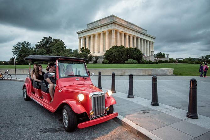 Washington DC Moonlight Tour by Electric Cart - A 2-hour DC night circuit on the open-air Red Roadsters