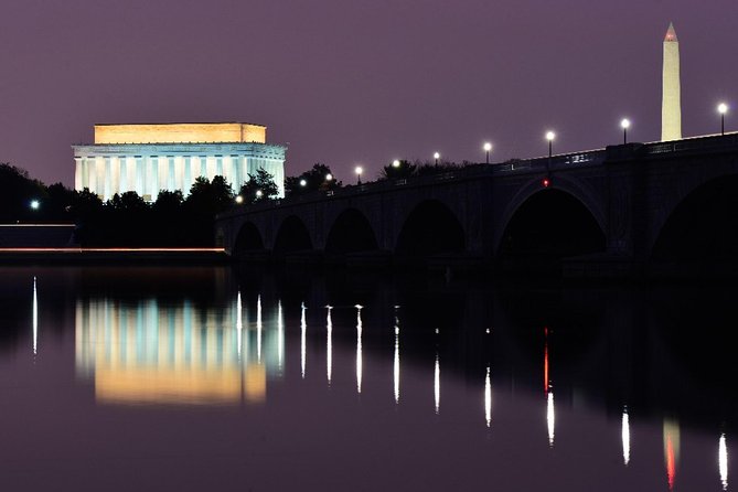 Washington DC Moonlight Tour by Electric Cart - Lincoln Memorial and the long 30-minute window for photos