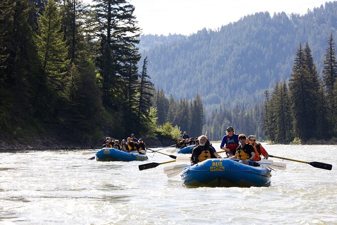 Whitewater Rafting in Jackson Hole : Family Standard Raft - Staying warm and comfortable: what to wear so you can enjoy it