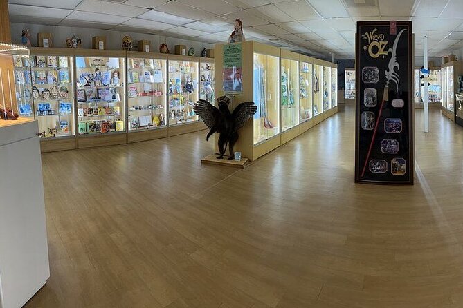 Wizard of OZ Museum tour - How the QR guided tour changes your pace (and your photos)