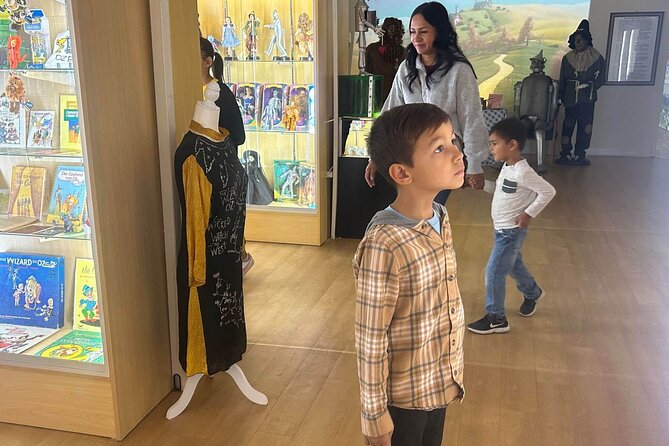 Wizard of OZ Museum tour - Logistics that actually matter: where to fit it into your day